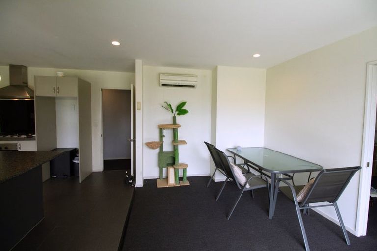 Photo of property in 2 Little Oaks Drive, Yaldhurst, Christchurch, 8042