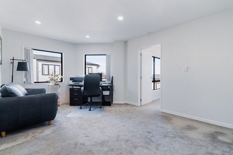 Photo of property in 1 Kohuora Lane, Papatoetoe, Auckland, 2025