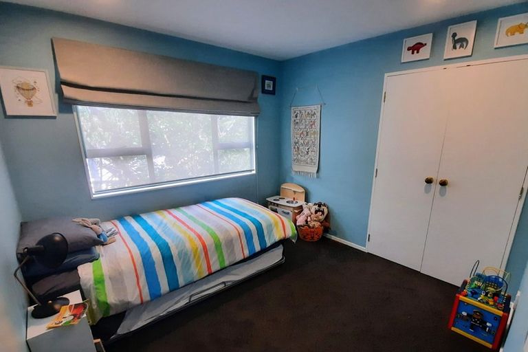 Photo of property in 4a Holiday Road, Stanmore Bay, Whangaparaoa, 0932