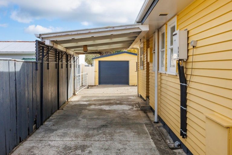 Photo of property in 2 Oban Place, Awapuni, Palmerston North, 4412