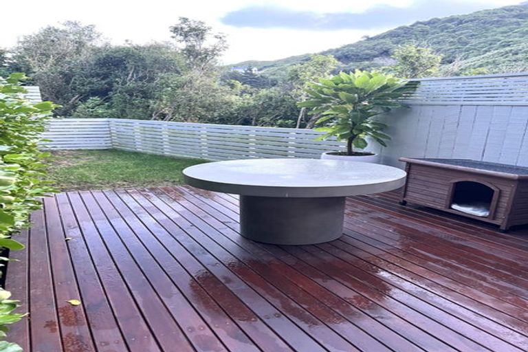 Photo of property in 37 Rua Kai Way, Brooklyn, Wellington, 6021