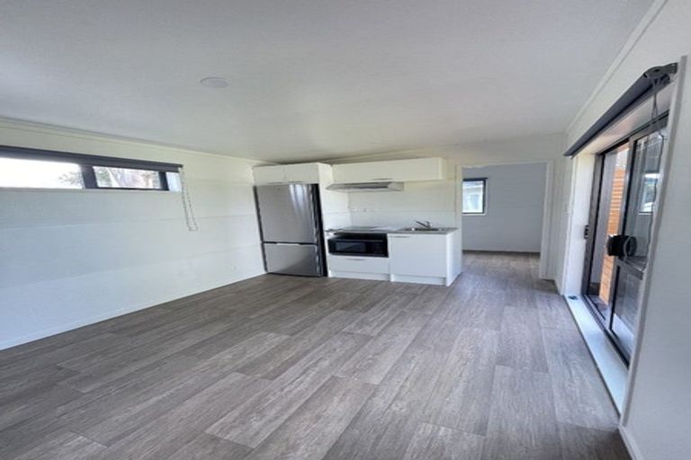 Photo of property in 18 Kent Terrace, Riverhead, 0820