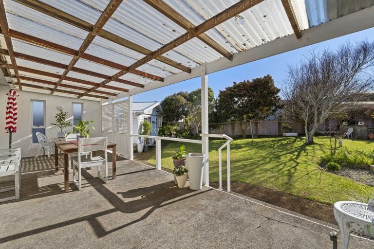 Photo of property in 8 Buckland Place, Spotswood, New Plymouth, 4310