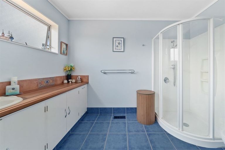 Photo of property in 10 Spinnaker Drive, Whitby, Porirua, 5024