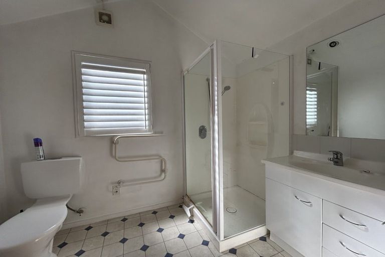 Photo of property in 15a Alta Place, Frankton, Queenstown, 9300