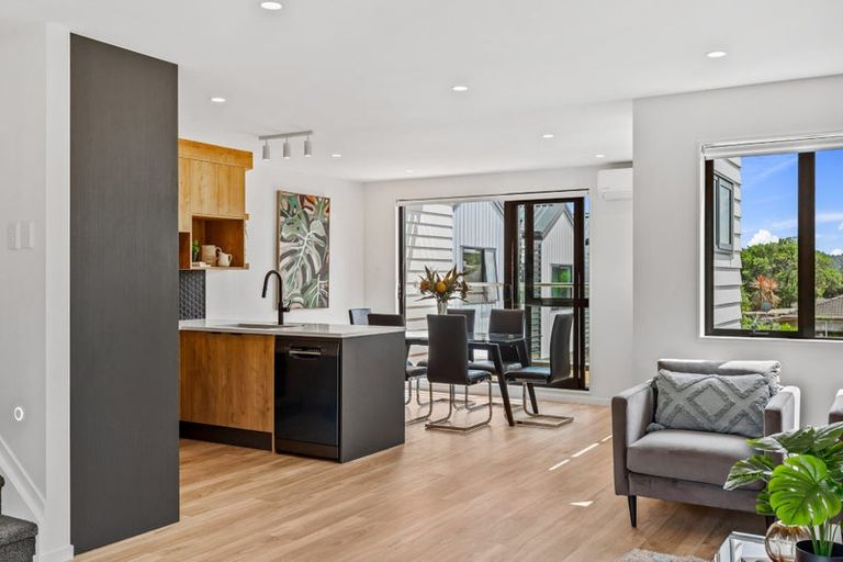 Photo of property in 7/13 Fairdale Place, Birkdale, Auckland, 0626