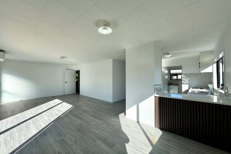 Photo of property in 1/22 Barneys Farm Road, Clendon Park, Auckland, 2103