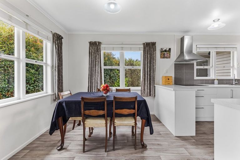 Photo of property in 19 Kelkirk Street, Kelston, Auckland, 0602