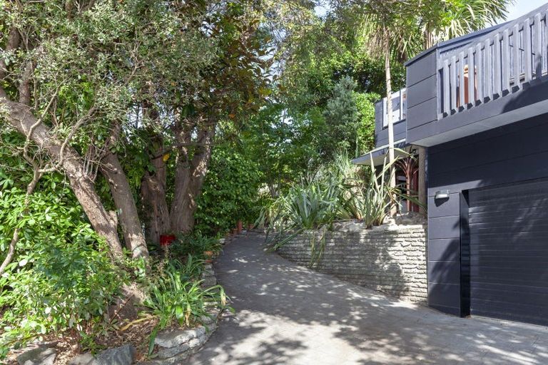 Photo of property in 20 Tiromoana Road, Raumati South, Paraparaumu, 5032