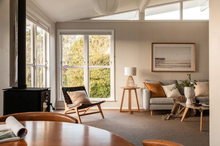 Photo of property in 2 Paparangi Crescent, Paparangi, Wellington, 6037