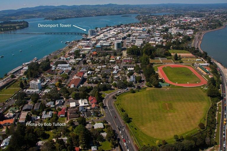 Photo of property in 72 Devonport Road, Tauranga, 3110