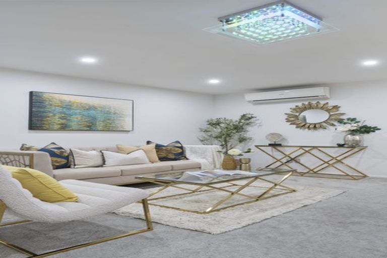 Photo of property in 2 Dhaka Lane, Ranui, Auckland, 0612