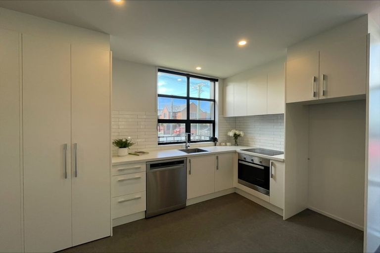 Photo of property in 1/27 Gracefield Avenue, Christchurch Central, Christchurch, 8013
