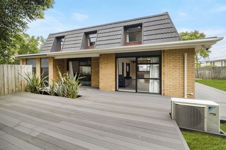 Photo of property in 9 Gloria Avenue, Te Atatu Peninsula, Auckland, 0610