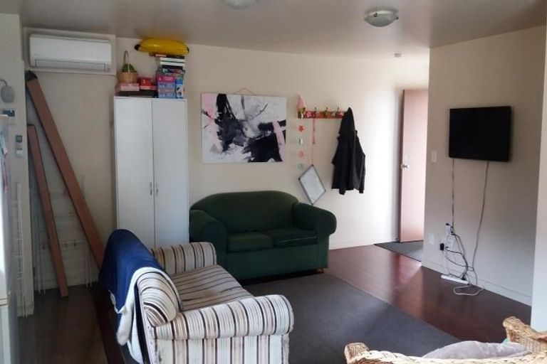 Photo of property in 2/73 Grafton Street, Waltham, Christchurch, 8011