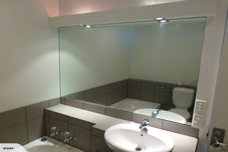 Photo of property in Pirie Street Townhouses, 28/35u Pirie Street, Mount Victoria, Wellington, 6011