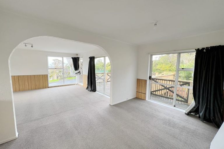 Photo of property in 5 Kilcar Place, Massey, Auckland, 0614