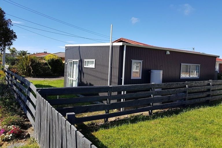 Photo of property in 55 Kenderdine Road, Papatoetoe, Auckland, 2025
