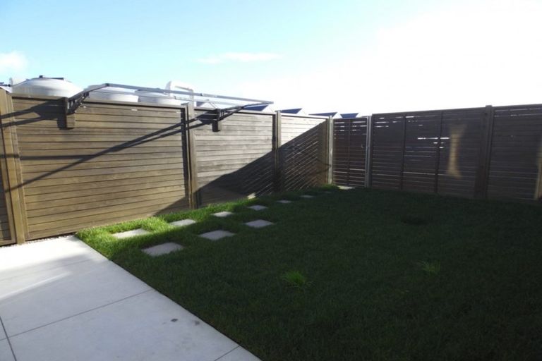 Photo of property in 32 Wallace Road, Hobsonville, Auckland, 0616