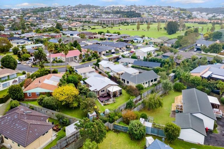 Photo of property in 7a Lillian Place, Orewa, 0931
