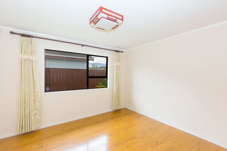Photo of property in 71a Cambridge Terrace, Waterloo, Lower Hutt, 5011