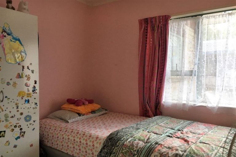 Photo of property in 1/3211 Great North Road, New Lynn, Auckland, 0600