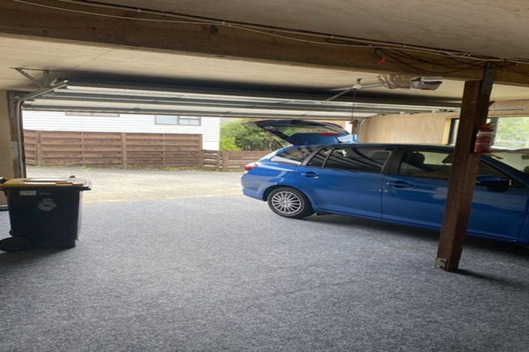 Photo of property in 110 Taylor Terrace, Tawa, Wellington, 5028