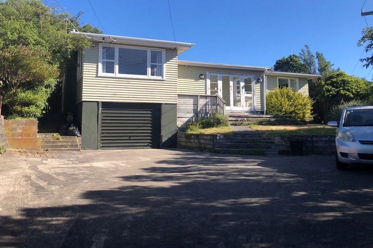 Photo of property in 21 Wakely Road, Newlands, Wellington, 6037