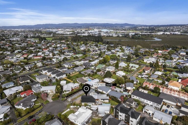 Photo of property in 61a Graham Avenue, Te Atatu Peninsula, Auckland, 0610