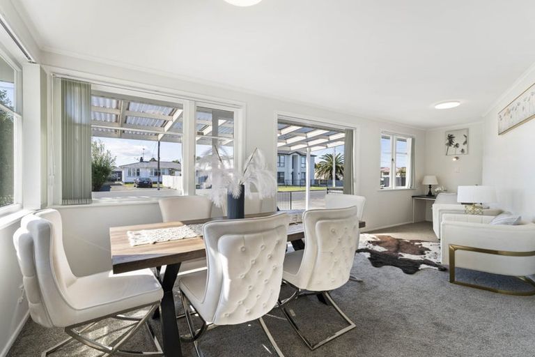 Photo of property in 24 Hill Crescent, Papakura, 2110