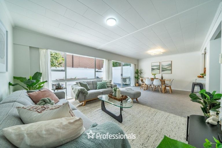 Photo of property in 8b Wai-iti Crescent, Woburn, Lower Hutt, 5010