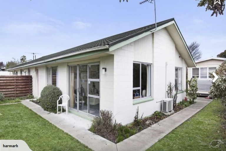 Photo of property in 2/139 Weston Road, St Albans, Christchurch, 8052