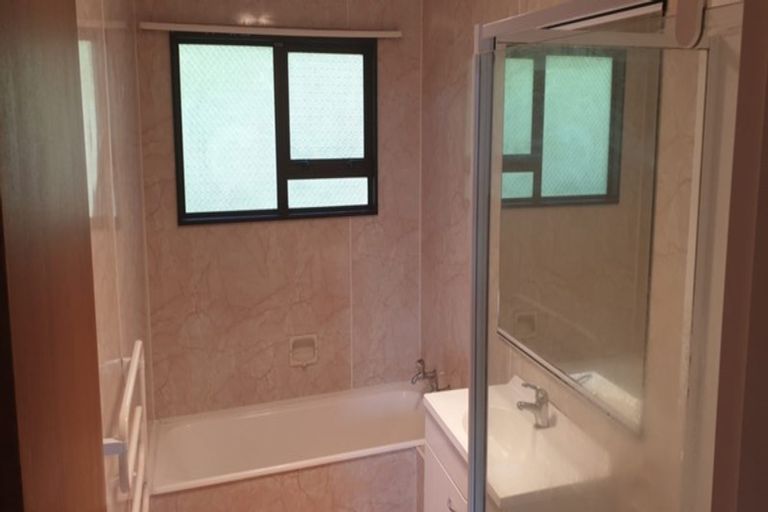 Photo of property in 20 Rice Crescent, Newlands, Wellington, 6037