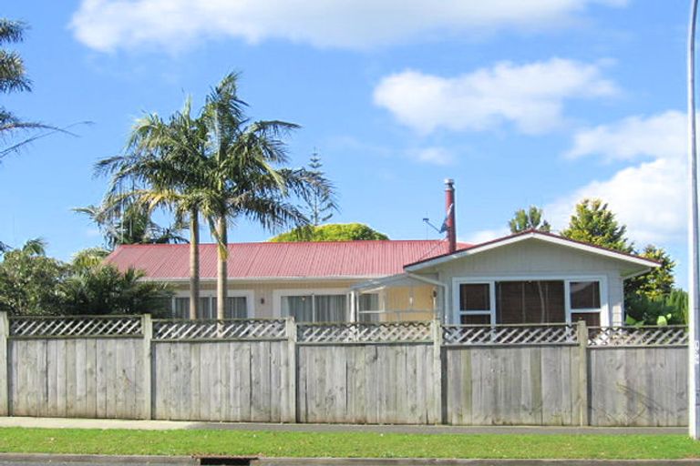 Photo of property in 10 Fairway Drive, Te Kamo, Whangarei, 0112