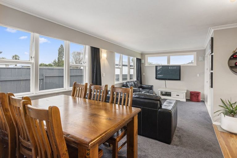 Photo of property in 41 Karaka Crescent, Levin, 5510