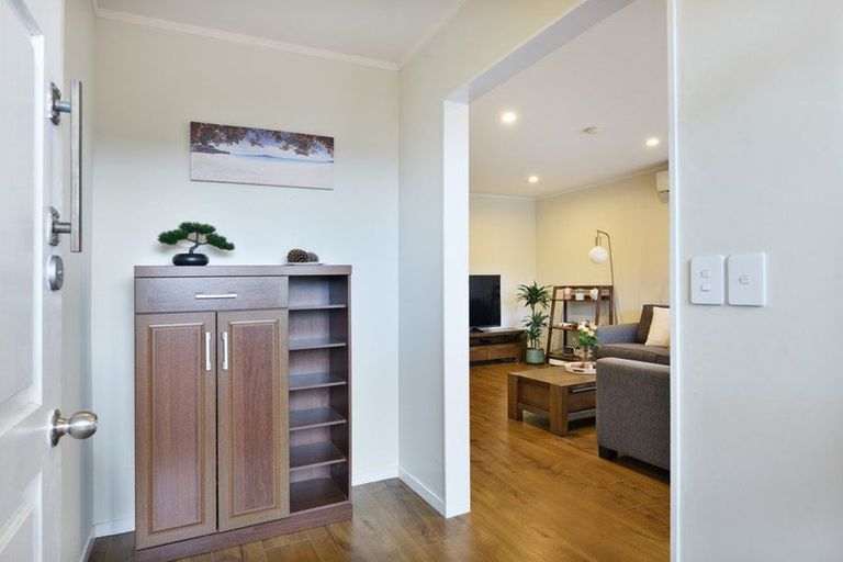 Photo of property in 1/294 Great North Road, Henderson, Auckland, 0612