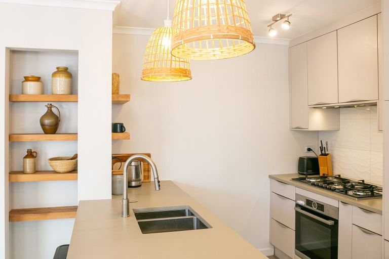 Photo of property in 2/6 The Parade, Island Bay, Wellington, 6023