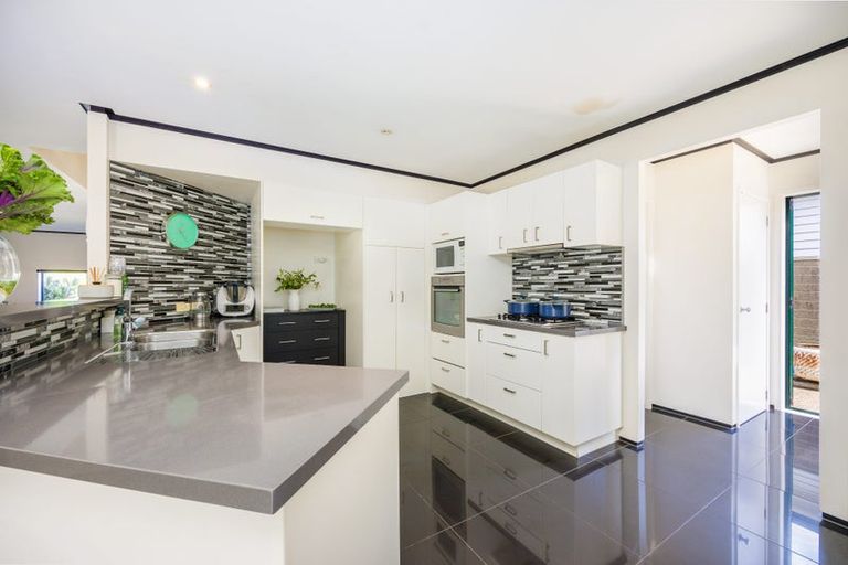Photo of property in 123 Voyager Drive, Gulf Harbour, Whangaparaoa, 0930