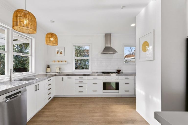 Photo of property in 109 Te Mata Road, Havelock North, 4130