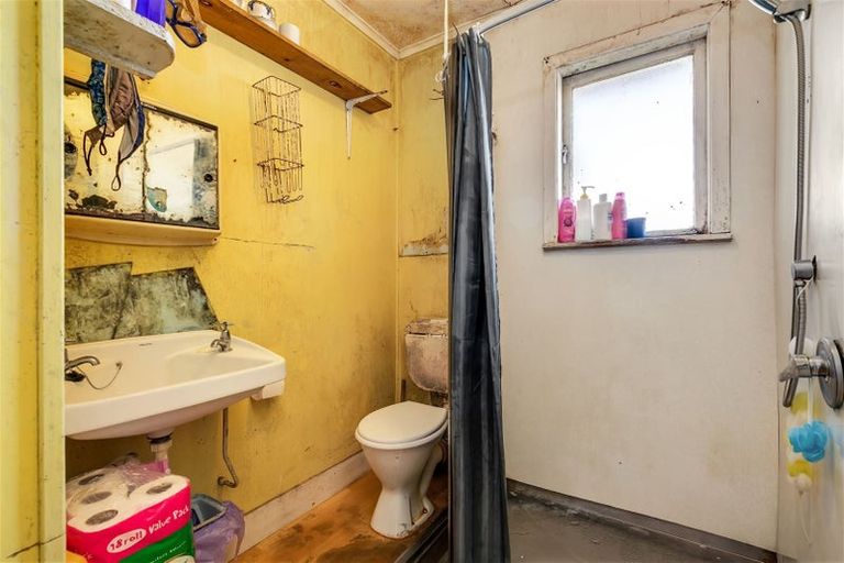 Photo of property in 67 Holmes Road, Manurewa, Auckland, 2102