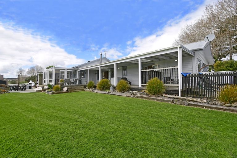 Photo of property in 956 Oneriri Road, Kaiwaka, 0573