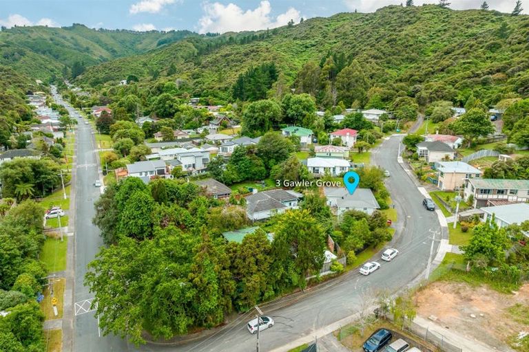 Photo of property in 3 Gawler Grove, Wainuiomata, Lower Hutt, 5014