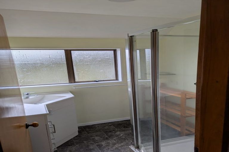 Photo of property in 14 Taungata Road, York Bay, Lower Hutt, 5013