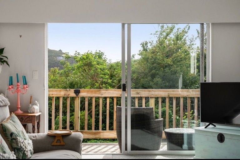 Photo of property in 3/49 Mandalay Terrace, Khandallah, Wellington, 6035