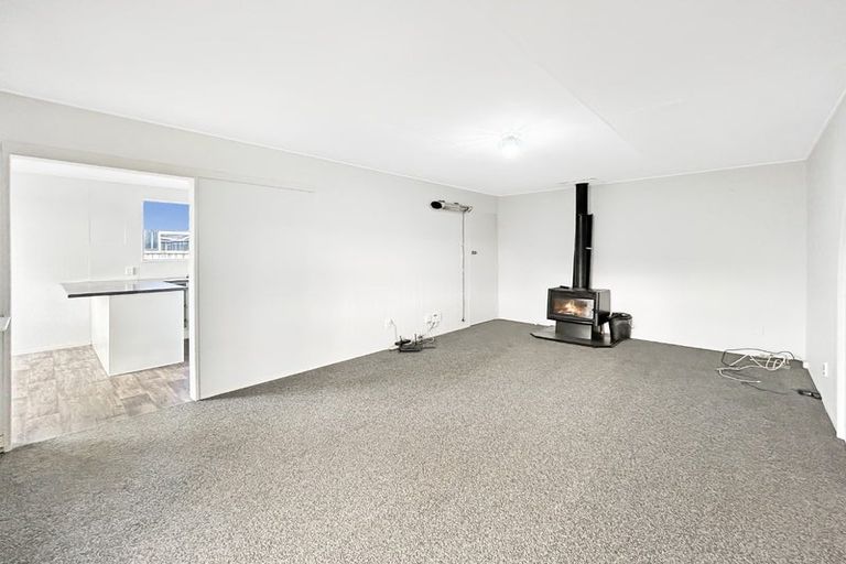 Photo of property in 27 Cross Street, Castlecliff, Whanganui, 4501