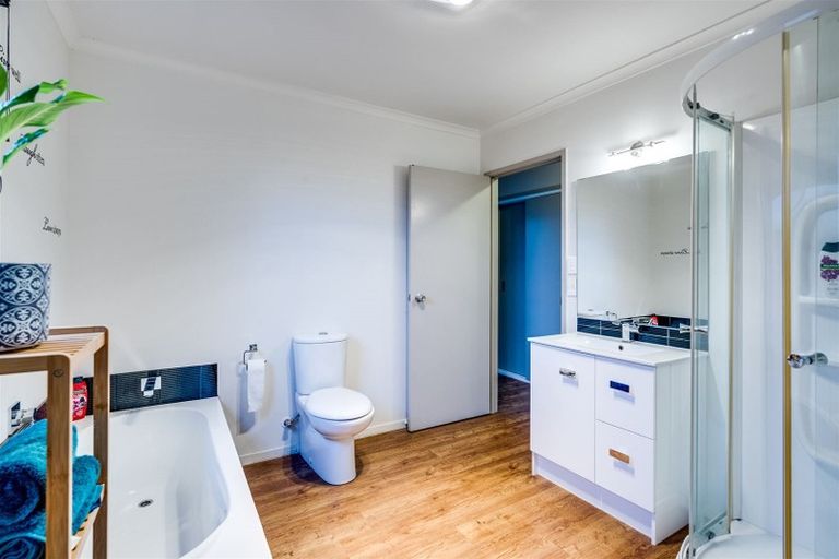 Photo of property in 82a Murphy Road, Taradale, Napier, 4112