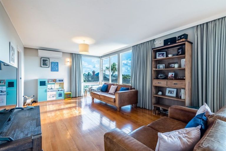 Photo of property in 1/9 Kawerau Avenue, Devonport, Auckland, 0624