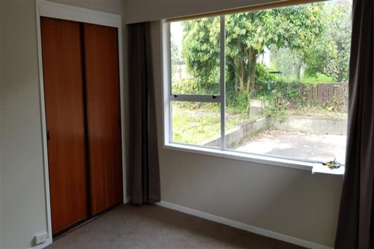 Photo of property in 4202a/2 Great North Road, Glendene, Auckland, 0602