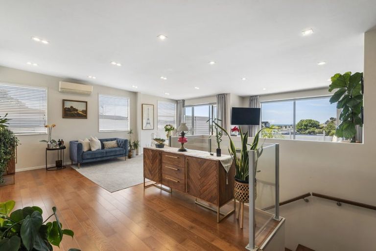Photo of property in Wilk Heights, 2/8 Wilk Lane, Browns Bay, Auckland, 0630