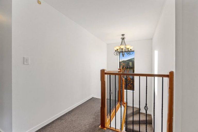 Photo of property in 78 Keri Vista Rise, Papakura, 2110